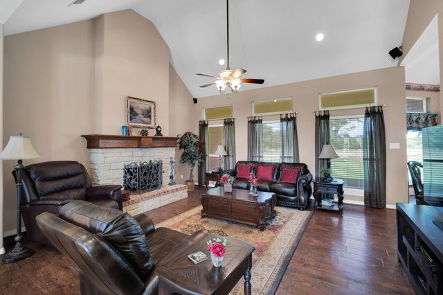 7810 Mavis Avenue, Waxahachie, TX 75167