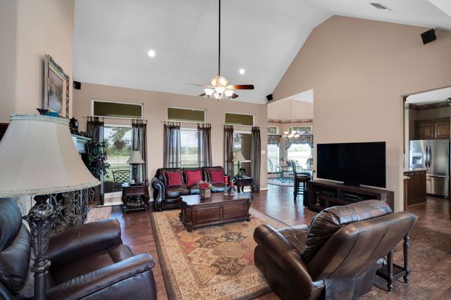 7810 Mavis Avenue, Waxahachie, TX 75167