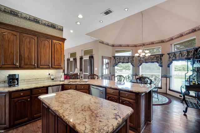 7810 Mavis Avenue, Waxahachie, TX 75167