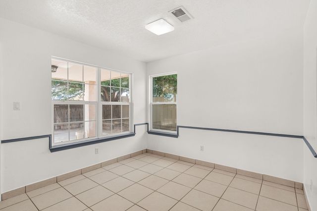 10504 W Connemara Avenue SW, Albuquerque, NM 87121