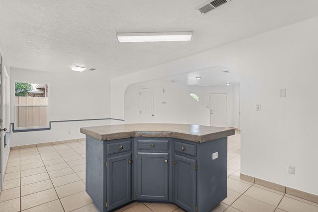 10504 W Connemara Avenue SW, Albuquerque, NM 87121