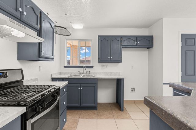 10504 W Connemara Avenue SW, Albuquerque, NM 87121