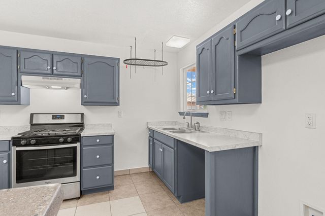 10504 W Connemara Avenue SW, Albuquerque, NM 87121