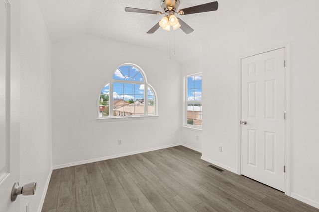 10504 W Connemara Avenue SW, Albuquerque, NM 87121