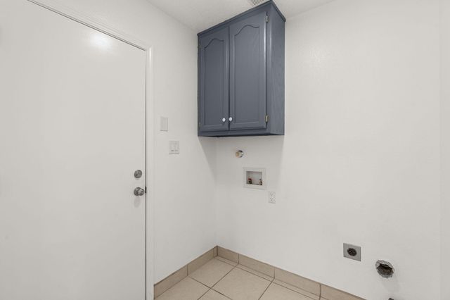 10504 W Connemara Avenue SW, Albuquerque, NM 87121