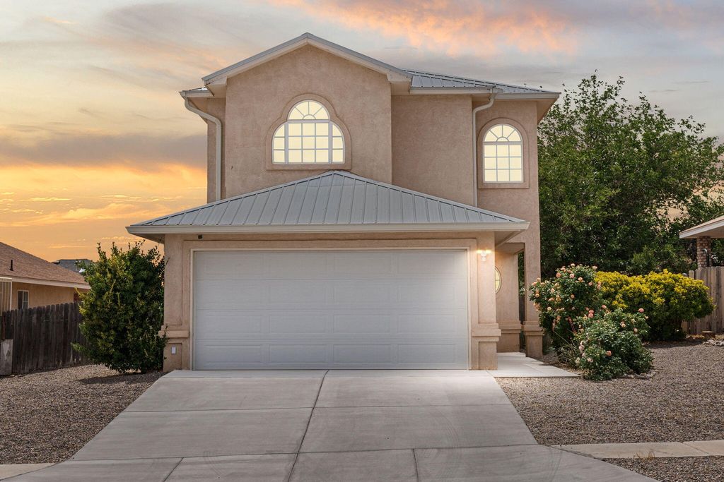 10504 W Connemara Avenue SW, Albuquerque, NM 87121