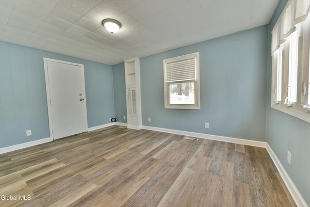 23 Newcastle Road, Halfmoon, NY 12065