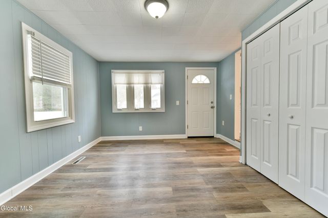 23 Newcastle Road, Halfmoon, NY 12065