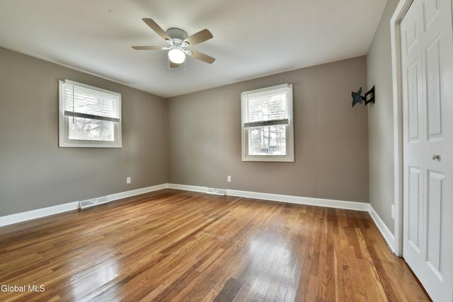 23 Newcastle Road, Halfmoon, NY 12065