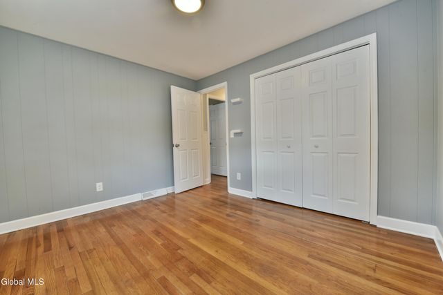 23 Newcastle Road, Halfmoon, NY 12065