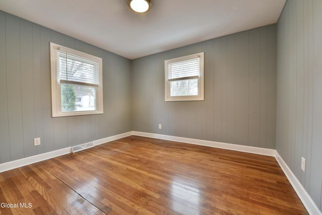 23 Newcastle Road, Halfmoon, NY 12065