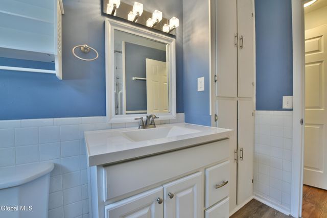 23 Newcastle Road, Halfmoon, NY 12065