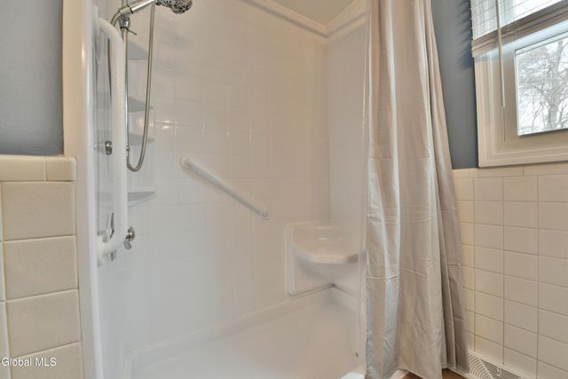 23 Newcastle Road, Halfmoon, NY 12065