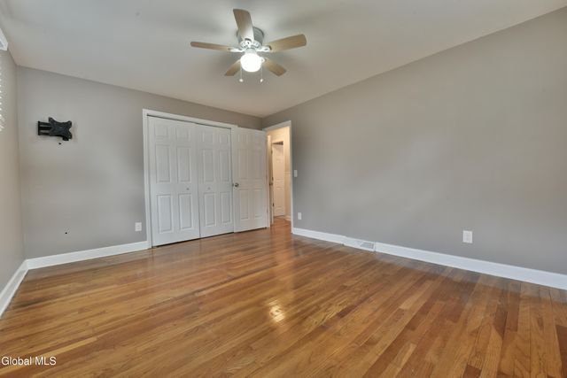 23 Newcastle Road, Halfmoon, NY 12065