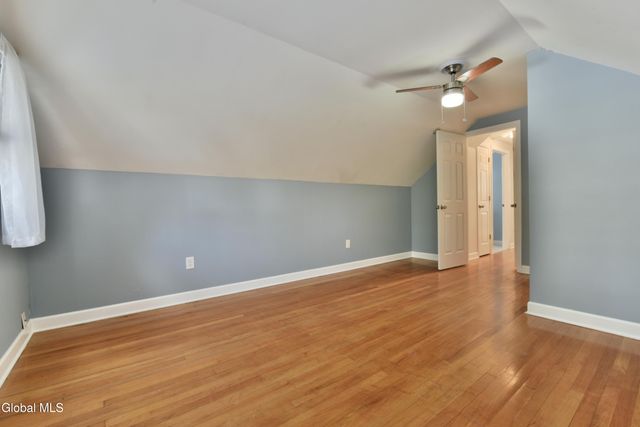 23 Newcastle Road, Halfmoon, NY 12065