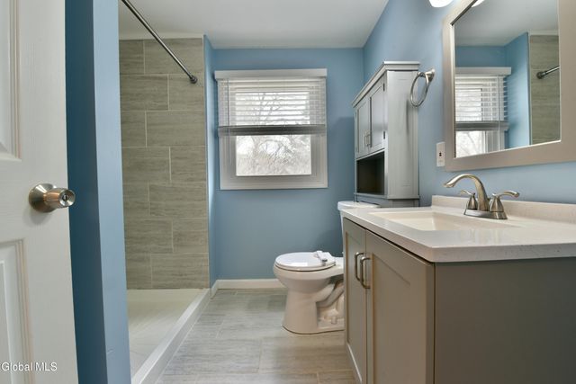 23 Newcastle Road, Halfmoon, NY 12065