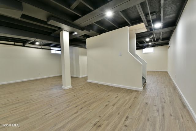 23 Newcastle Road, Halfmoon, NY 12065