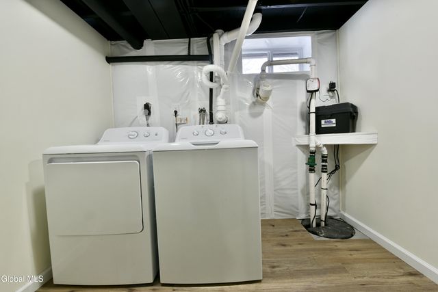 23 Newcastle Road, Halfmoon, NY 12065