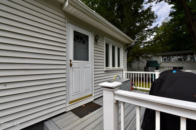 23 Newcastle Road, Halfmoon, NY 12065