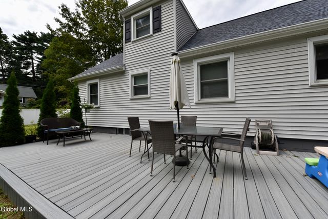 23 Newcastle Road, Halfmoon, NY 12065