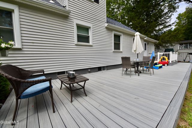 23 Newcastle Road, Halfmoon, NY 12065