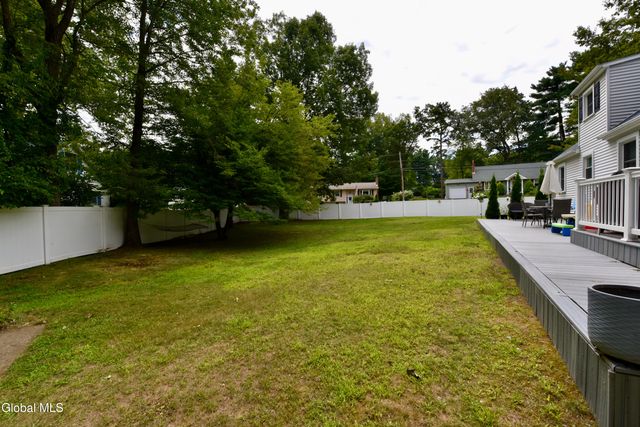 23 Newcastle Road, Halfmoon, NY 12065