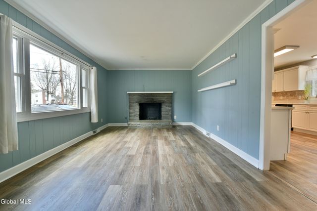 23 Newcastle Road, Halfmoon, NY 12065