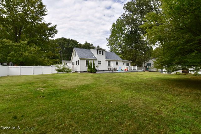 23 Newcastle Road, Halfmoon, NY 12065