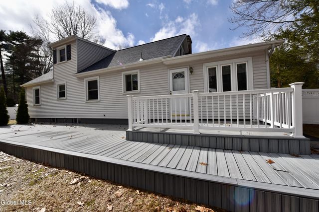 23 Newcastle Road, Halfmoon, NY 12065