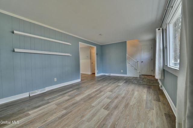 23 Newcastle Road, Halfmoon, NY 12065