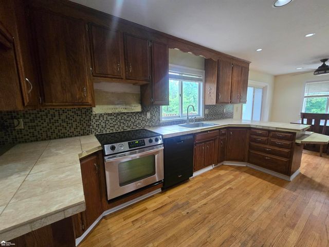 819 W Summit Street, Durand, MI 48429