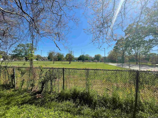 4112 Sycamore St, Baton Rouge, LA 70805