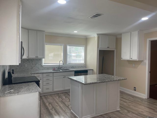 4112 Sycamore St, Baton Rouge, LA 70805