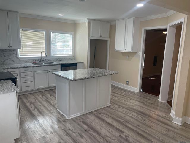 4112 Sycamore St, Baton Rouge, LA 70805