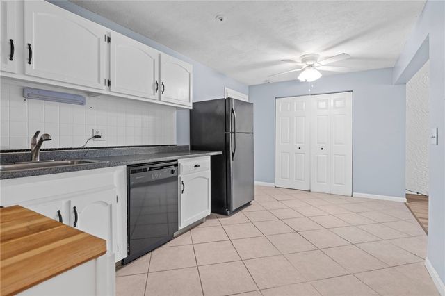 1190 Charles Street 20, North Providence, RI 02904