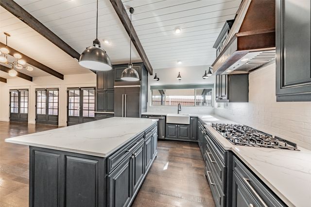 4617 Houghton Avenue, Fort Worth, TX 76107