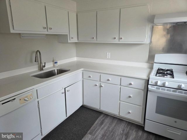 634 E FRONT ST, Florence, NJ 08518