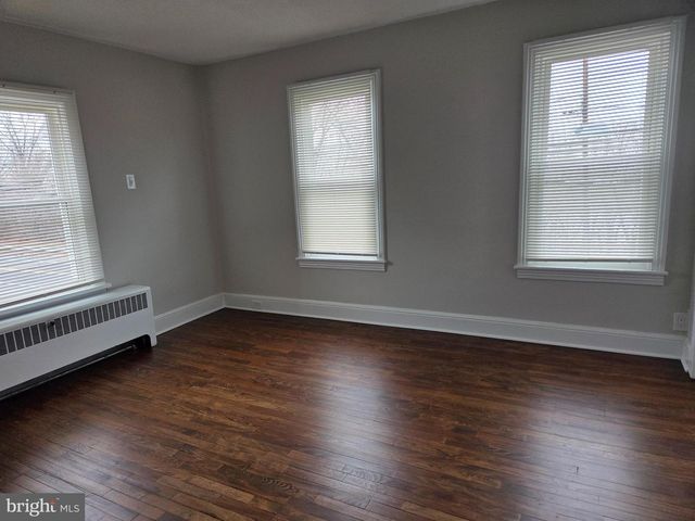 634 E FRONT ST, Florence, NJ 08518