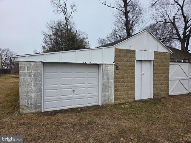 634 E FRONT ST, Florence, NJ 08518