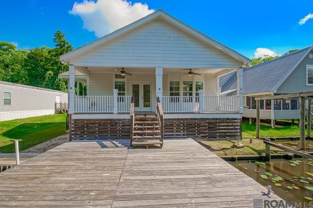 22986 Chene Blanc Ln, Maurepas, LA 70449
