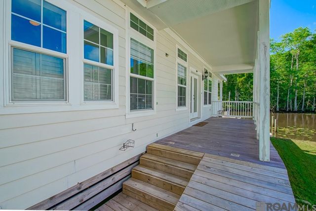 22986 Chene Blanc Ln, Maurepas, LA 70449