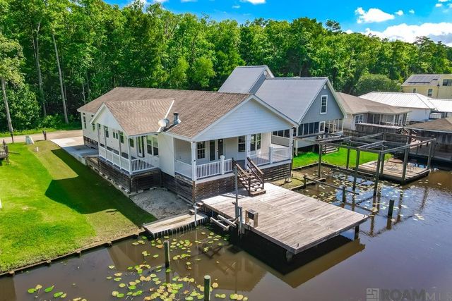 22986 Chene Blanc Ln, Maurepas, LA 70449