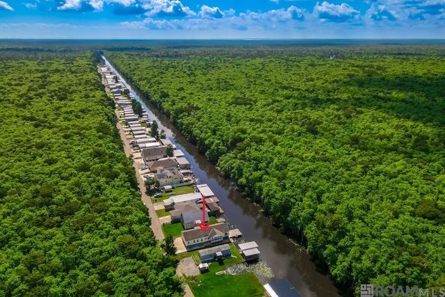 22986 Chene Blanc Ln, Maurepas, LA 70449