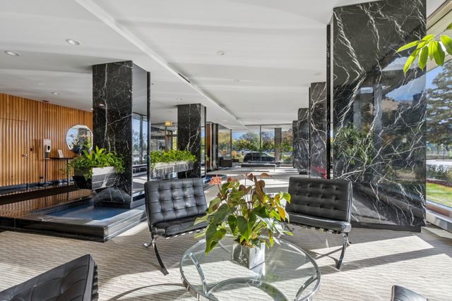 3900 N Lake Shore Drive 14D, Chicago, IL 60613