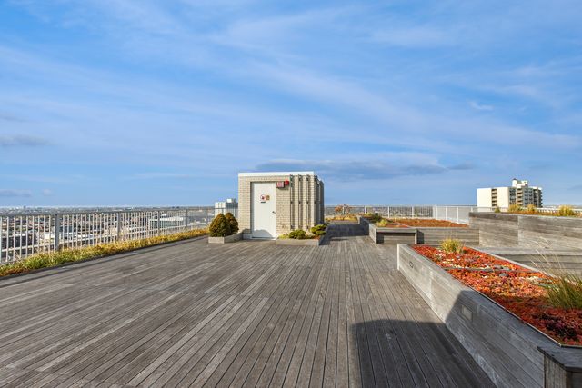 3900 N Lake Shore Drive 14D, Chicago, IL 60613