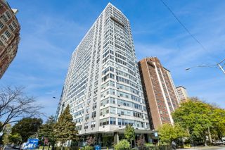 3900 N Lake Shore Drive 14D, Chicago, IL 60613
