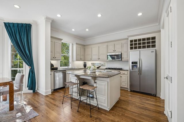 2709 Welborn Street, Dallas, TX 75219