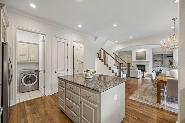2709 Welborn Street, Dallas, TX 75219