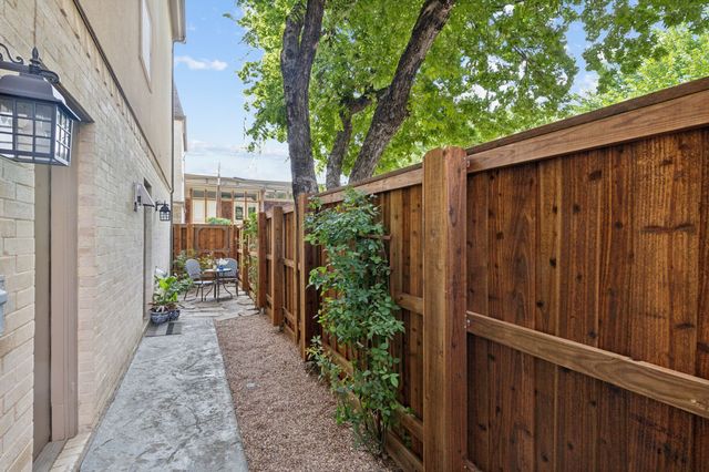 2709 Welborn Street, Dallas, TX 75219