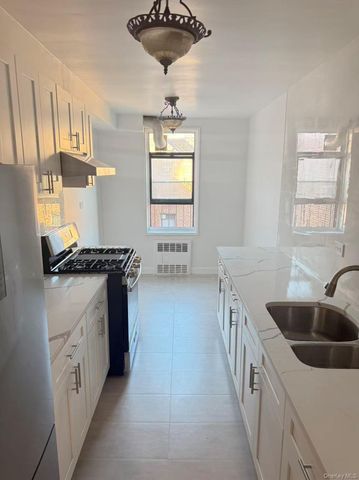 83-60 Vietor Avenue 6P, Elmhurst, NY 11373